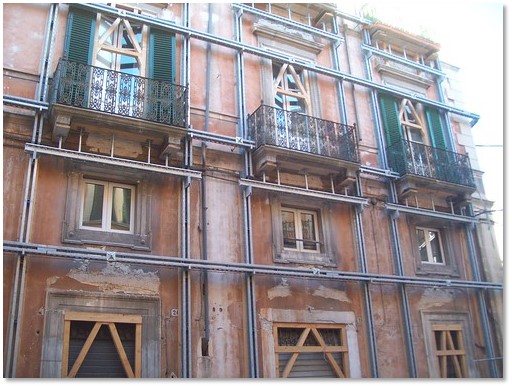 صورة إعادة تأهيل واجهات المباني القديمة